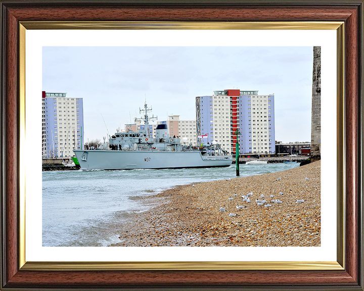 HMS Chiddingfold (M37) Photo Print - Leaving Portsmouth 2013 - Royal Navy Hunt Class Minehunter Posters, Prints, & Visual Artwork Hampshire Prints 10 x 8 Classic Frame Yes