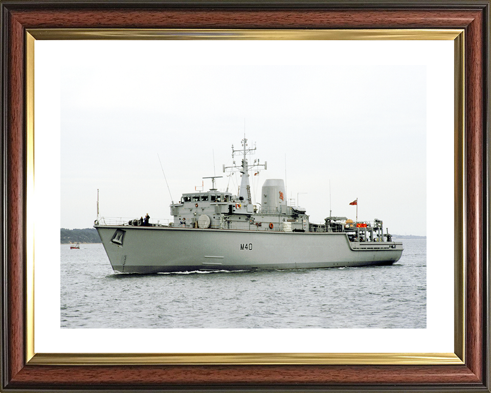 HMS Berkeley (M40) Royal Navy Hunt Class Mine Warfare Vessel Port Side View Photo Print Wall Art Decor Posters, Prints, & Visual Artwork Hampshire Prints 10 x 8 Classic Frame Yes