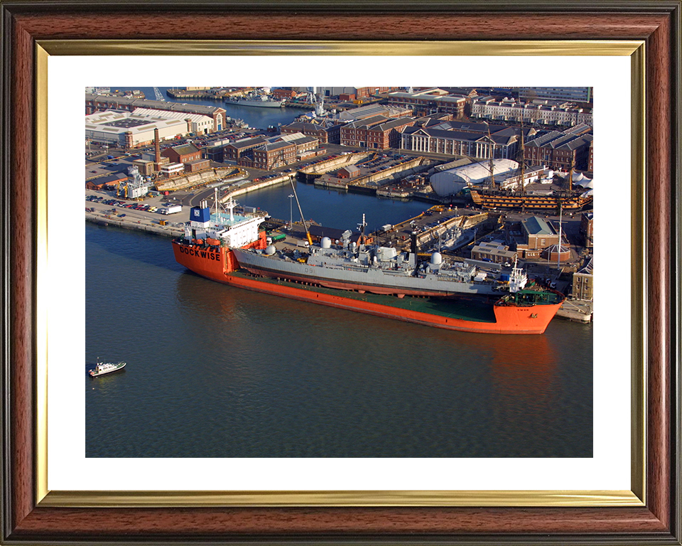 HMS Nottingham (D91) Photo Print - On The Barge MV Swan - Royal Navy Type 42 Destroyer Hampshire Prints 10 x 8 Classic Frame Yes