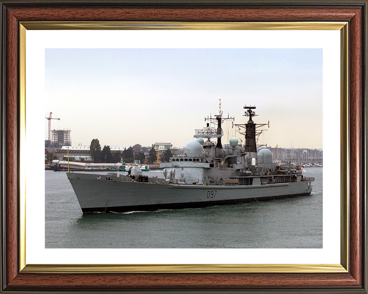 HMS Edinburgh (D97) Royal Navy Type 42 Destroyer Leaving Portsmouth 2005 Photo Print Wall Art Decor Posters, Prints, & Visual Artwork Hampshire Prints 10 x 8 Classic Frame Yes