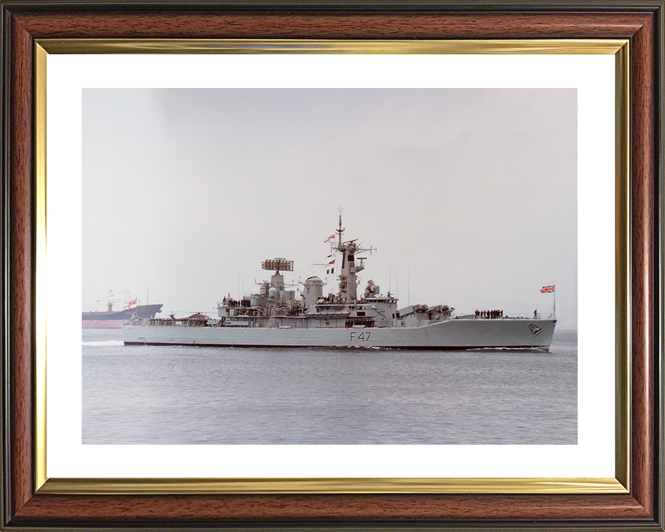 HMS Danae (F47) Royal Navy Leander Class Frigate Low Starboard View Photo Print Wall Art Decor Posters, Prints, & Visual Artwork Hampshire Prints 10 x 8 Classic Frame Yes