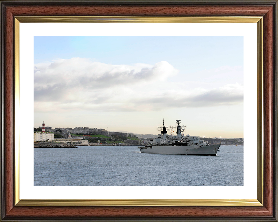 HMS Chatham (F87) Photo Print - Homecoming 2008 - Royal Navy Type 22 Frigate Posters, Prints, & Visual Artwork Hampshire Prints 10 x 8 Classic Frame Yes