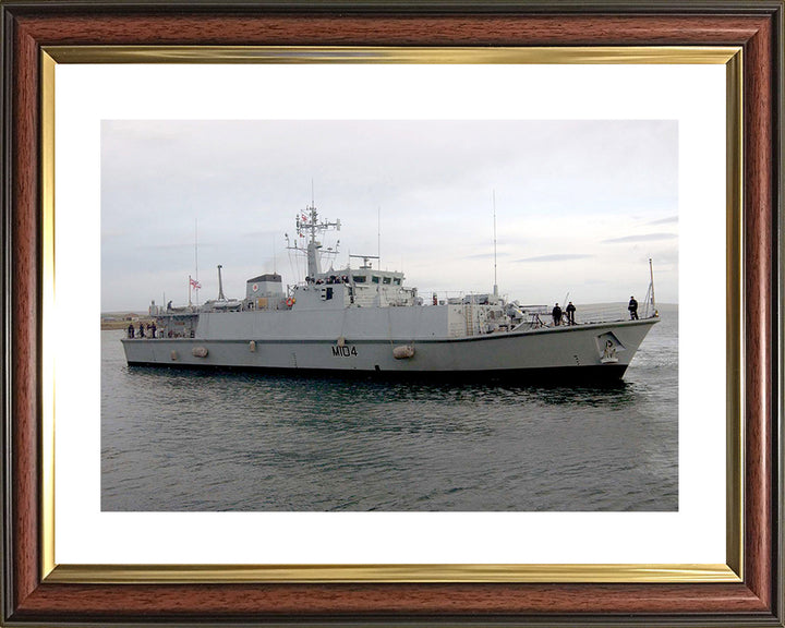 HMS Walney M104 | Photo Print | Framed Print | Sandown Class | minesweeper | Royal Navy Hampshire Prints