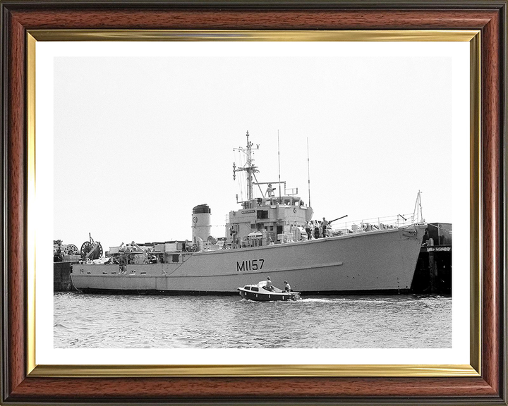 HMS Kirkliston M1157 | Photo Print | Framed Print | Ton Class | Minesweeper | Royal Navy Hampshire Prints