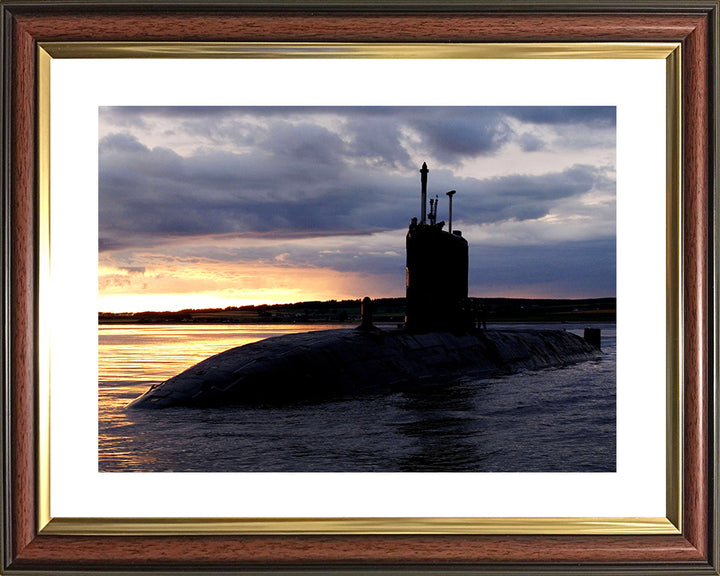 HMS Superb S109 Submarine | Photo Print | Framed Print | Swiftsure Class | Royal Navy Hampshire Prints