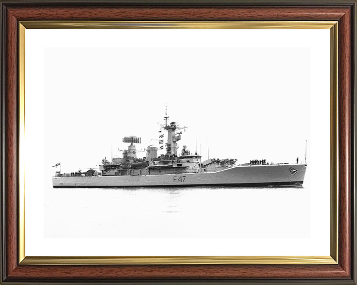 HMS Danae (F47) Royal Navy Leander Class Frigate Portsmouth 1983 Photo Print Wall Art Decor Posters, Prints, & Visual Artwork Hampshire Prints 10 x 8 Classic Frame Yes