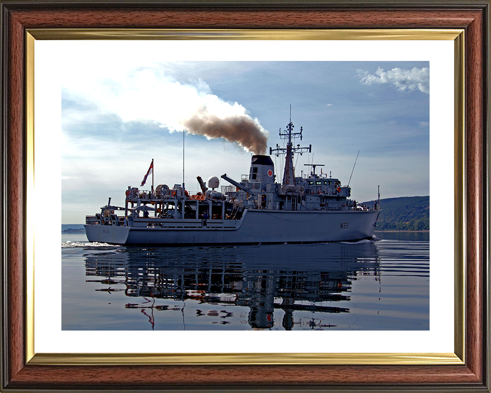 HMS Brocklesby (M33) Photo Print - Sails From HMNB Clyde 2006 - Royal Navy Hunt Class Mine Warfare Vessel Posters, Prints, & Visual Artwork Hampshire Prints 10 x 8 Classic Frame Yes