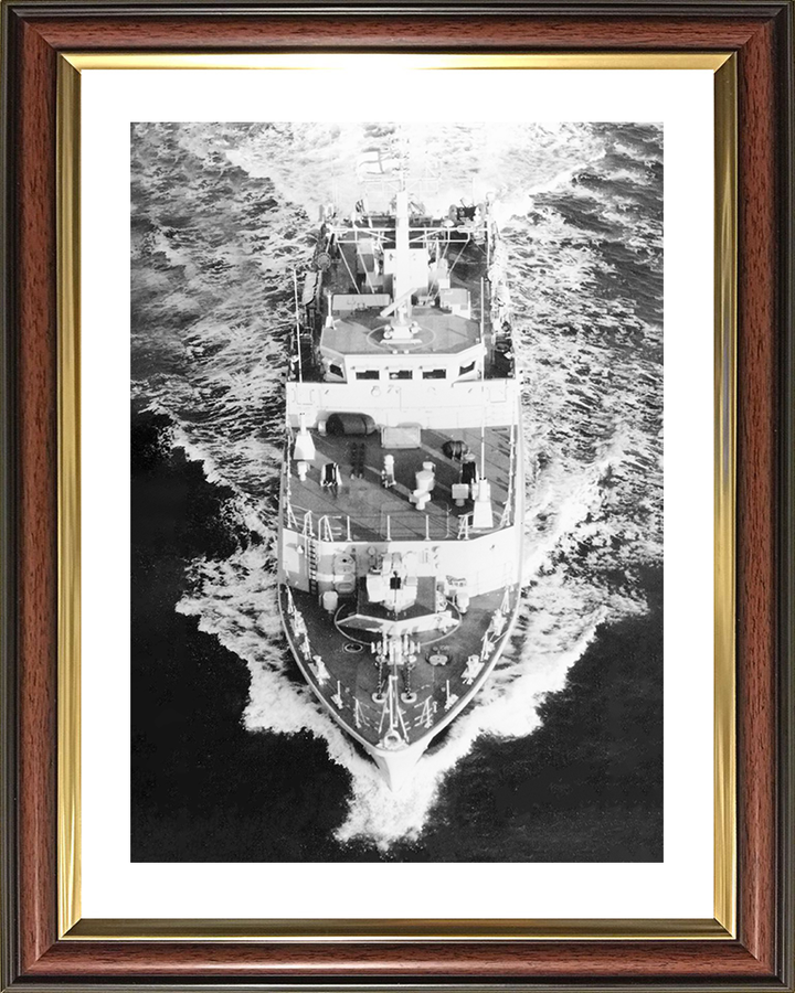 HMS Cromer (M103) Royal Navy Sandown Class Minehunter Bow view Photo Print Wall Art Decor Posters, Prints, & Visual Artwork Hampshire Prints 10 x 8 Classic Frame Yes
