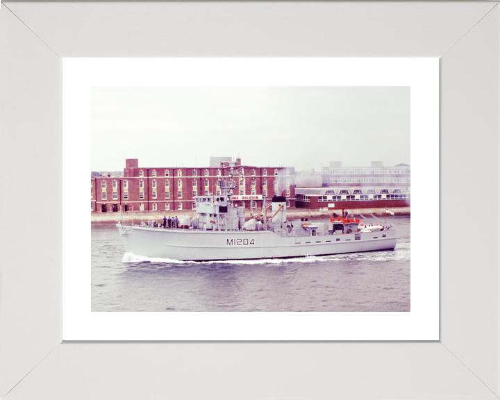 HMS Stubbington M1204 Ton Class Minesweeper Warship 1985 Photo Print - Posters, Prints, & Visual Artwork - by Hampshire Prints (image 4 of 9)