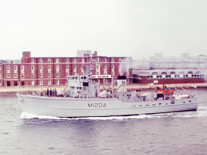 HMS Stubbington M1204 Ton Class Minesweeper Warship 1985 Photo Print - Posters, Prints, & Visual Artwork - by Hampshire Prints (image 1 of 9)