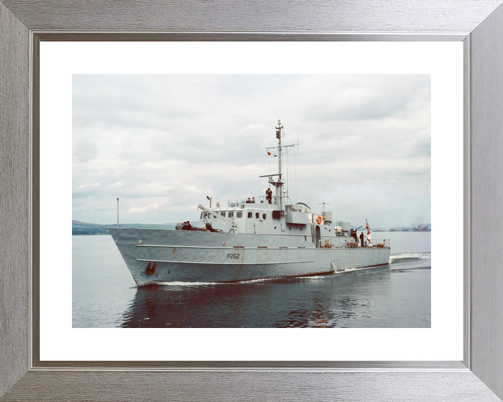 HMS Peterel P262 Bird Class Patrol Vessel 1976 Photo Print - Posters, Prints, & Visual Artwork - by Hampshire Prints (image 6 of 9)