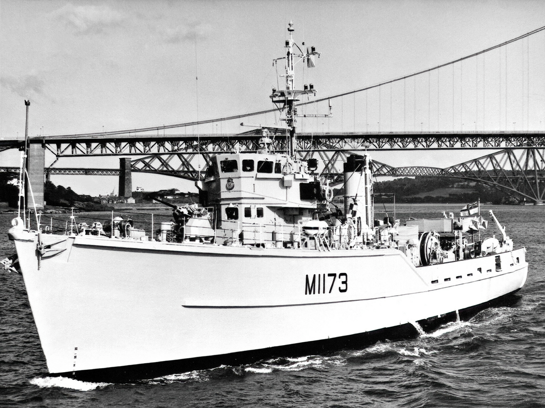 HMS Pollington M1173 Ton Class Minesweeper Port Side View Photo Print - Posters, Prints, & Visual Artwork - by Hampshire Prints (image 1 of 9)
