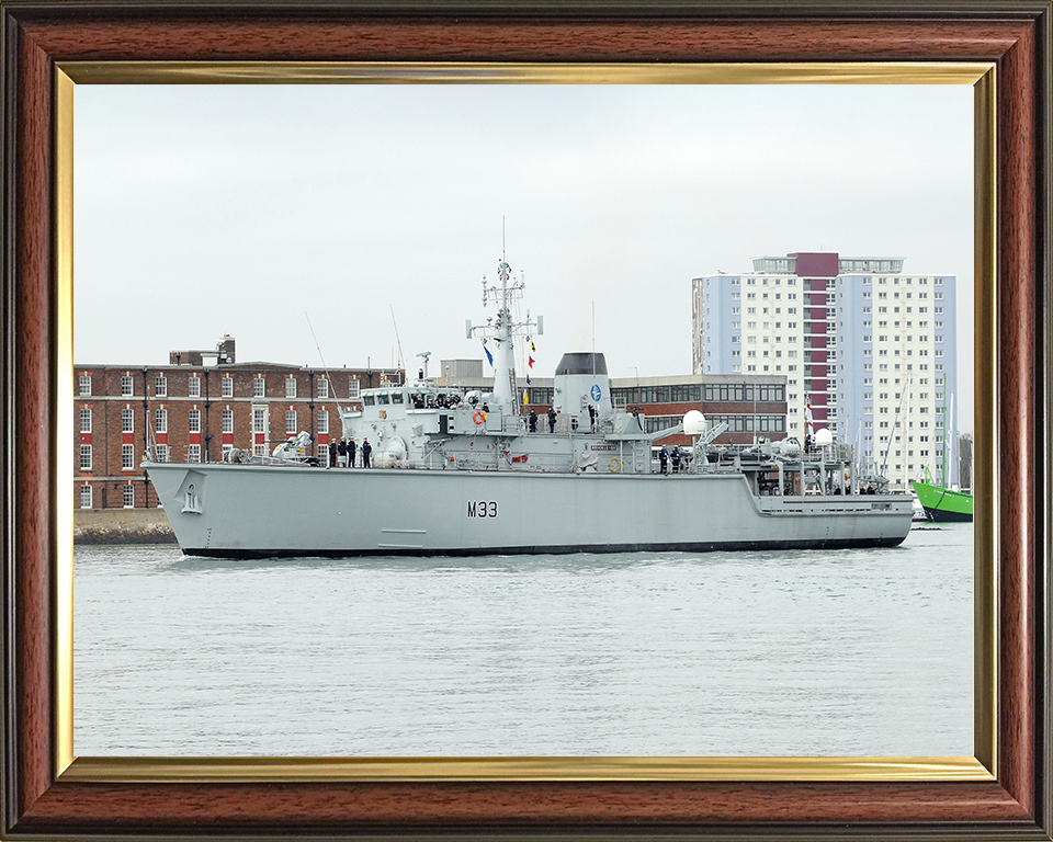 HMS Brocklesby (M33) Photo Print - Leaving Portsmouth 2011 - Royal Navy Hunt Class Mine Warfare Vessel Posters, Prints, & Visual Artwork Hampshire Prints 10 x 8 Classic Frame No
