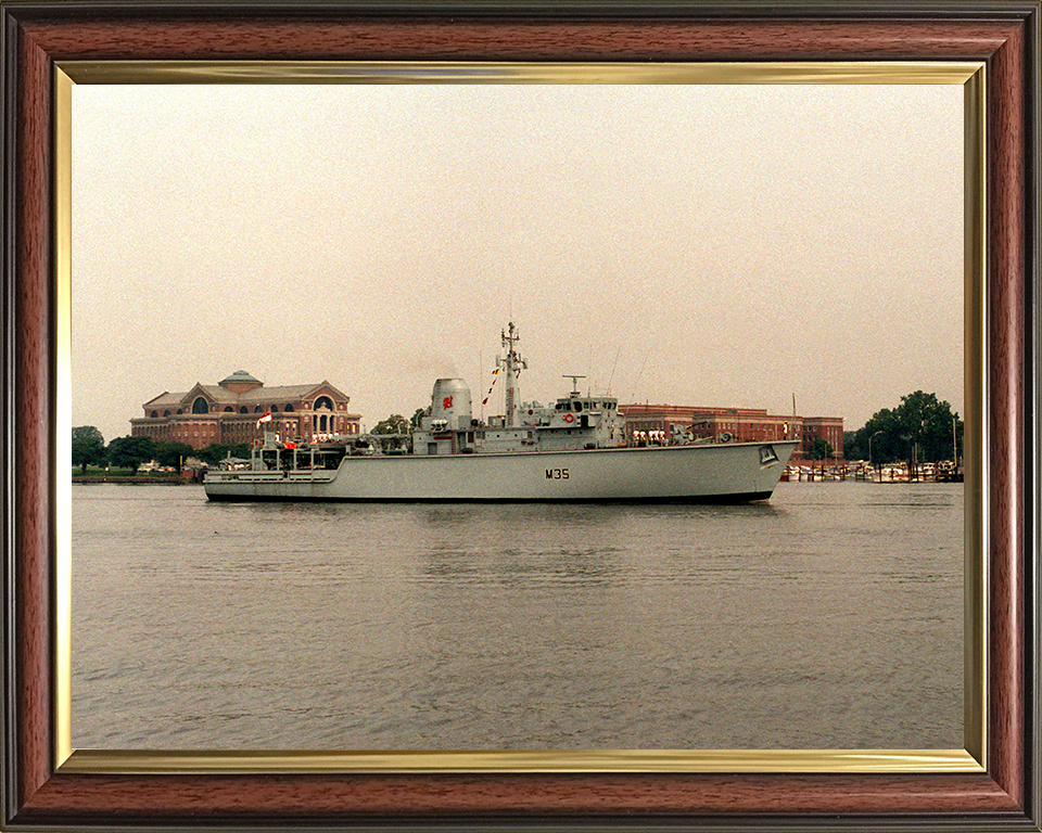 HMS Dulverton (M35) Photo Print - Washington - Royal Navy Hunt Class Mine Warfare Vessel Hampshire Prints 10 x 8 Classic Frame No