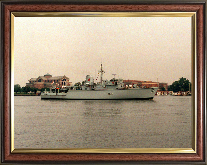 HMS Dulverton (M35) Photo Print - Washington - Royal Navy Hunt Class Mine Warfare Vessel Hampshire Prints 10 x 8 Classic Frame No