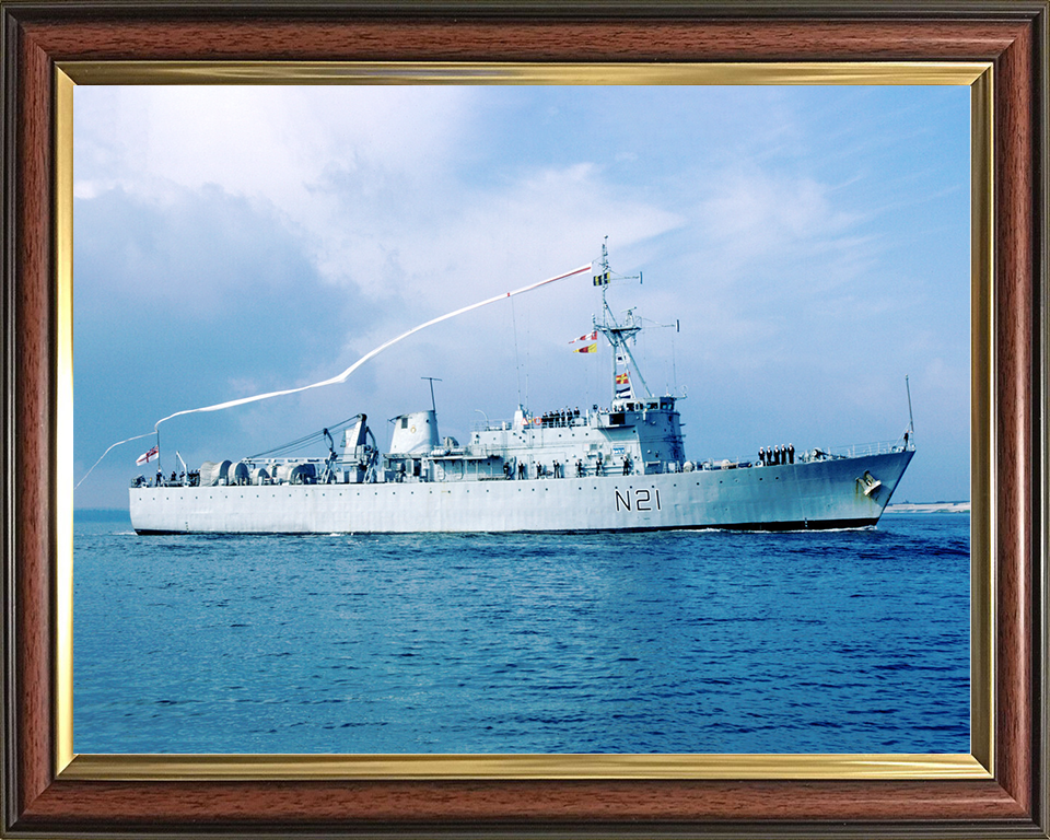 HMS Abdiel (N21) Royal Navy Abdiel Class Minelayer Photo Print Paying Off Warship Wall Art Posters, Prints, & Visual Artwork Hampshire Prints 10 x 8 Classic Frame No