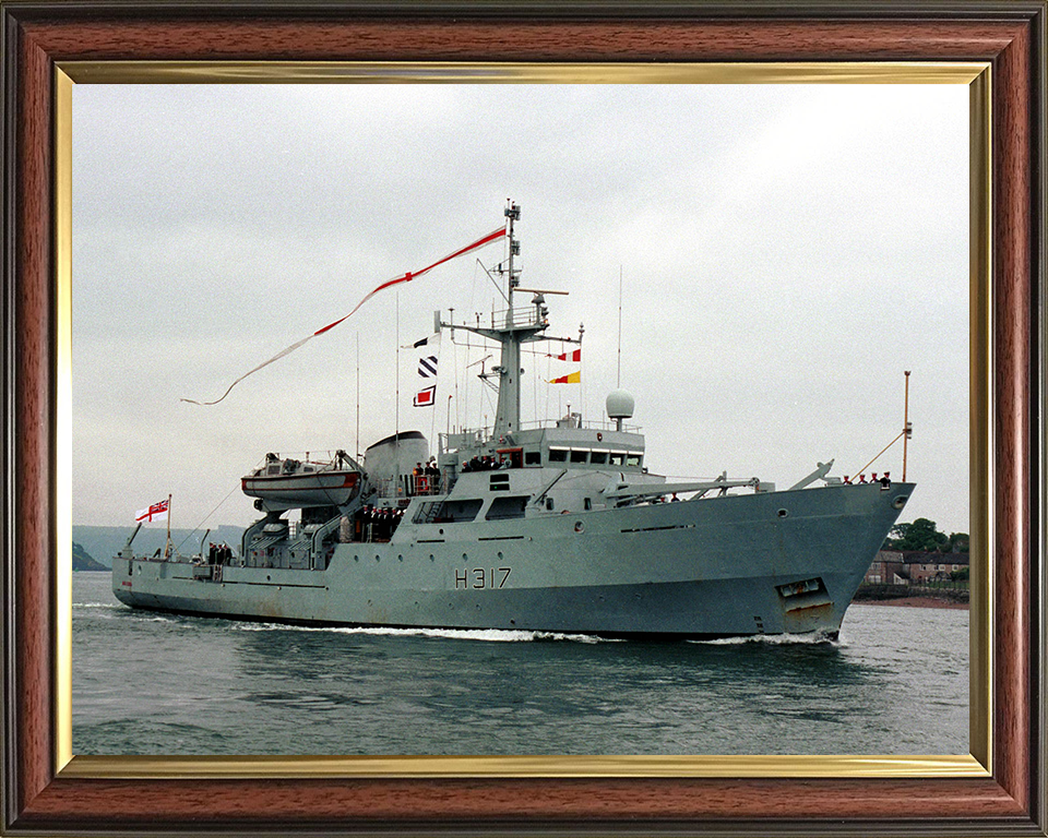 HMS Bulldog (H317) Photo Print - Paying Off 2001 - Royal Navy Bulldog Class Survey Vessel Posters, Prints, & Visual Artwork Hampshire Prints 10 x 8 Classic Frame No