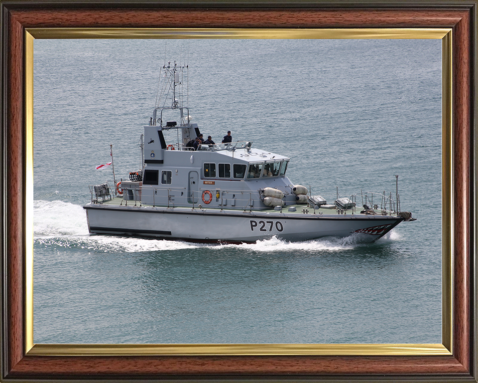 HMS Biter (P270) Royal Navy Archer Class P2000 Patrol Vessel Underway Photo Print Wall Art Decor Posters, Prints, & Visual Artwork Hampshire Prints 10 x 8 Classic Frame No
