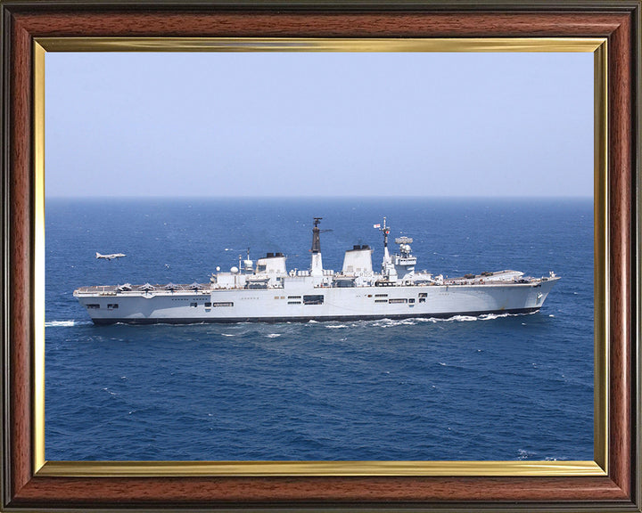 HMS Invincible R05 | Photo Print | Framed Print | Invincible Class | Aircraft Carrier | Royal Navy Hampshire Prints