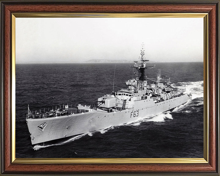 HMS Scarborough F63 Royal Navy Whitby class frigate Photo Print or Framed Print - Hampshire Prints