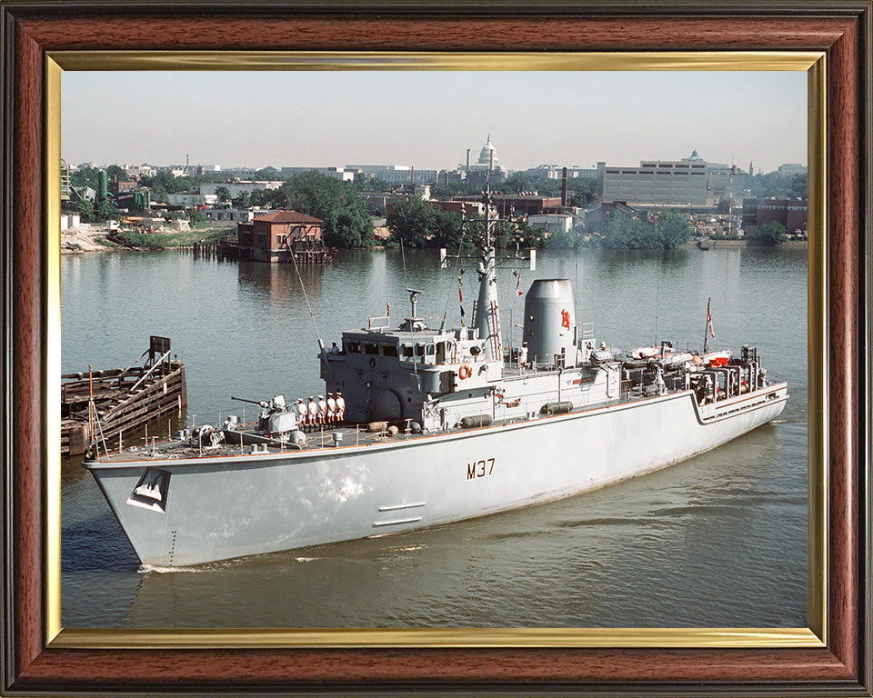 HMS Chiddingfold M37 | Photo Print | Framed Print | Hunt Class | Minehunter | Royal Navy Hampshire Prints
