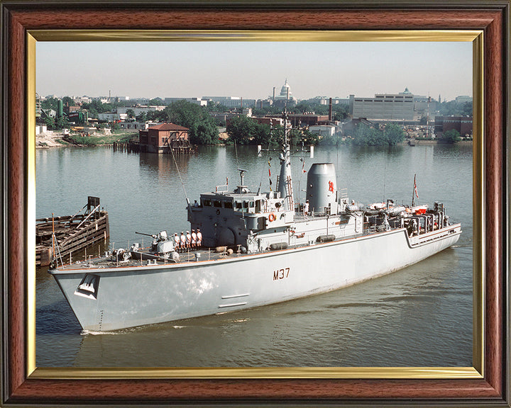 HMS Chiddingfold M37 | Photo Print | Framed Print | Hunt Class | Minehunter | Royal Navy Hampshire Prints