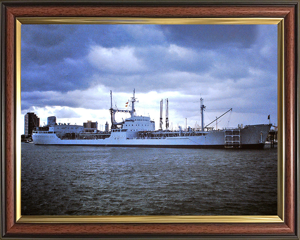 RFA Pearleaf (A77) Photo Print - Starboard View - Royal Fleet Auxiliary's Leaf Class Tanker Hampshire Prints 10 x 8 Classic Frame No