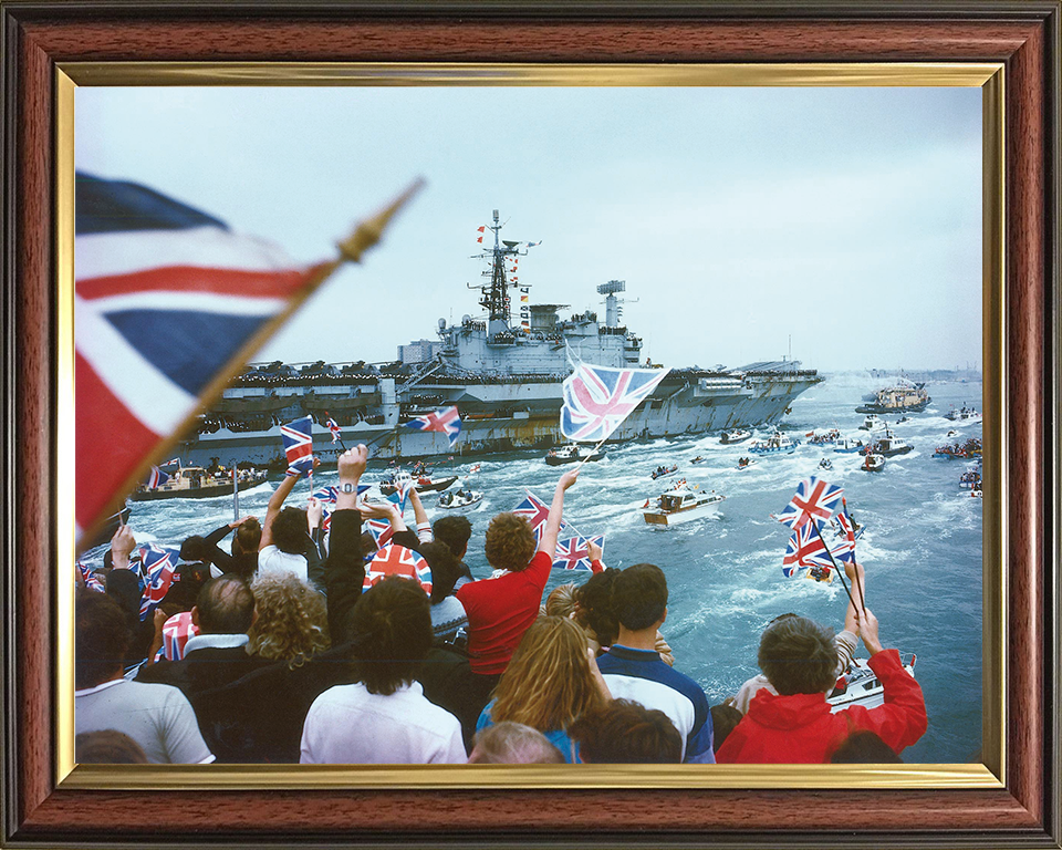HMS Hermes (R12) Photo Print - Falklands Return - Royal Navy Centaur Class Aircraft Carrier Hampshire Prints 10 x 8 Classic Frame No