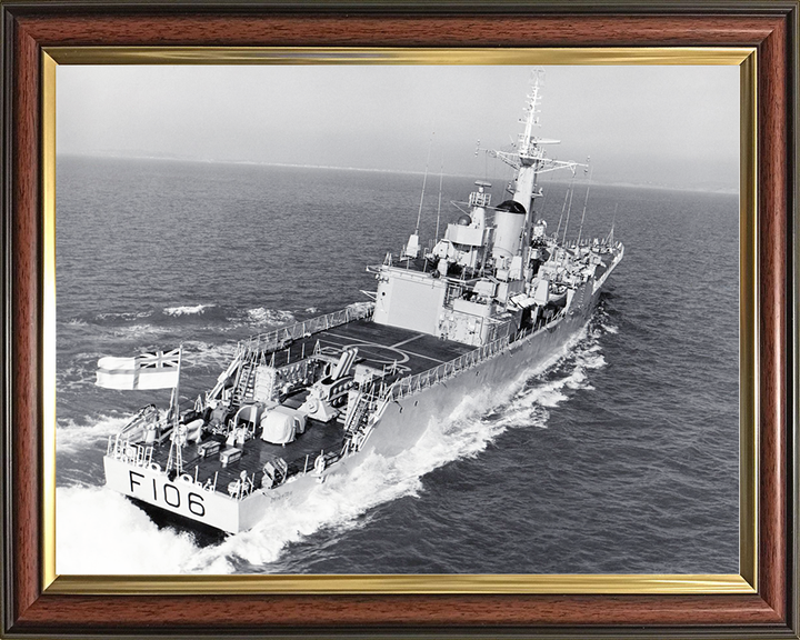 HMS Brighton (F106) Royal Navy Rothesay Class Frigate Starboard Quarter Photo Print Wall Art Decor Posters, Prints, & Visual Artwork Hampshire Prints 10 x 8 Classic Frame No