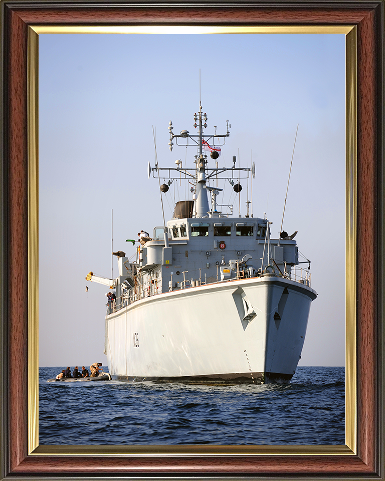 HMS Atherstone (M38) Photo Print - Persian Gulf 2009 - Royal Navy Hunt Class Mine Warfare Vessel Posters, Prints, & Visual Artwork Hampshire Prints 10 x 8 Classic Frame No