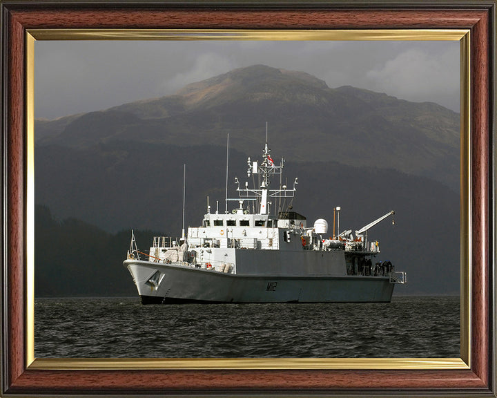 HMS Shoreham M112 | Photo Print | Framed Print | Sandown Class | Minehunter | Royal Navy Hampshire Prints