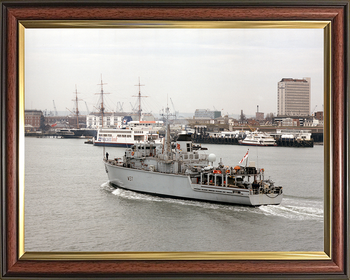 HMS Chiddingfold M37 | Photo Print | Framed Print | Hunt Class | Minehunter | Royal Navy Hampshire Prints