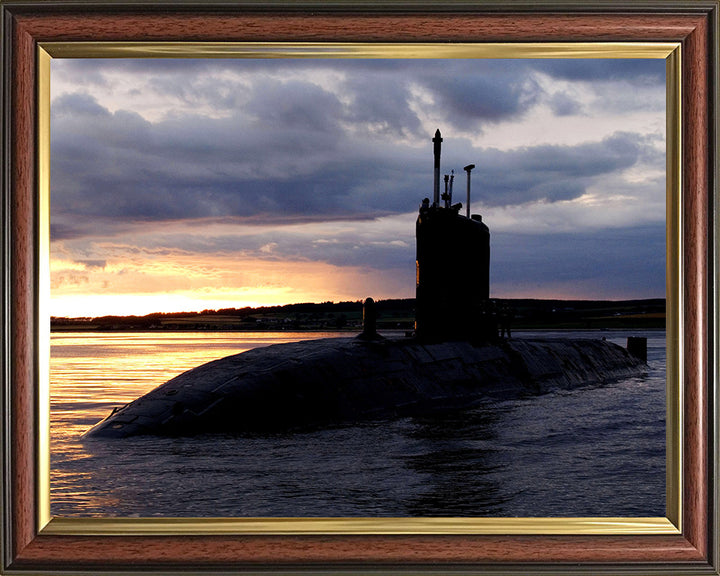 HMS Superb S109 Submarine | Photo Print | Framed Print | Swiftsure Class | Royal Navy Hampshire Prints