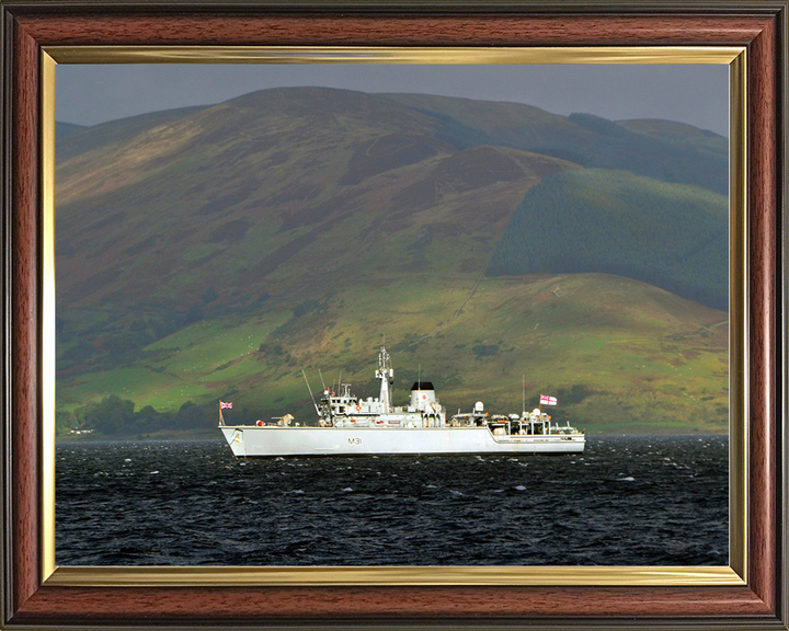 HMS Cattistock (M31) Royal Navy Hunt Class MineHunter at Anchor Photo Print Wall Art Decor Posters, Prints, & Visual Artwork Hampshire Prints 10 x 8 Classic Frame No