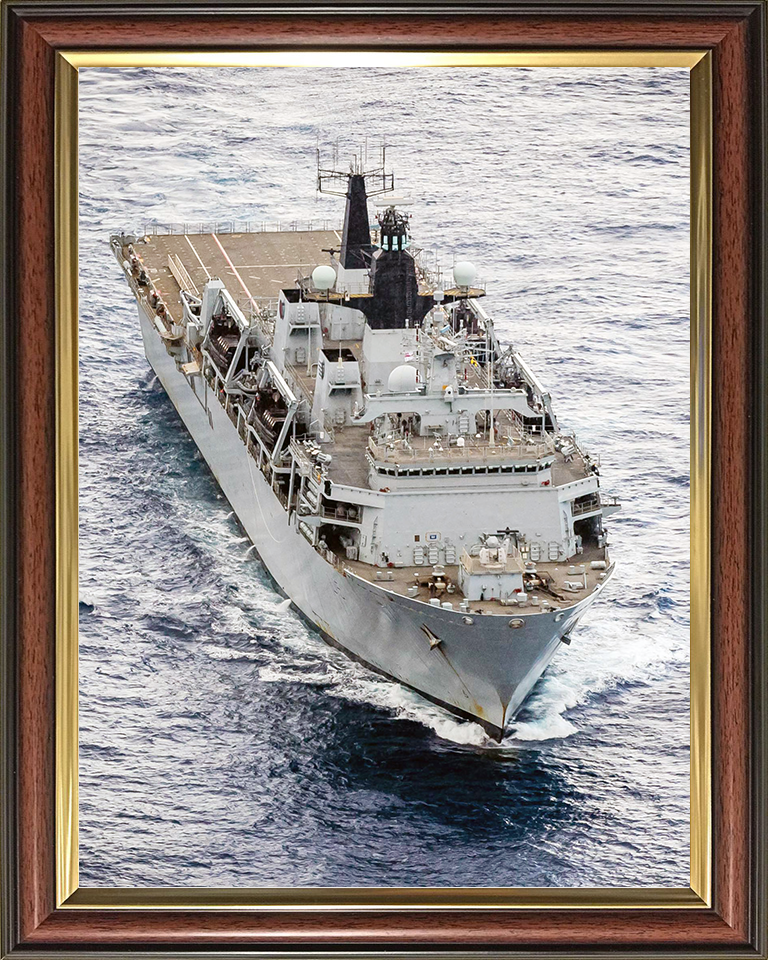 HMS Bulwark (L15) Royal Navy Albion Class Amphibious Ship High Starboard Bow View Photo Print Wall Art Decor Posters, Prints, & Visual Artwork Hampshire Prints 10 x 8 Classic Frame Yes