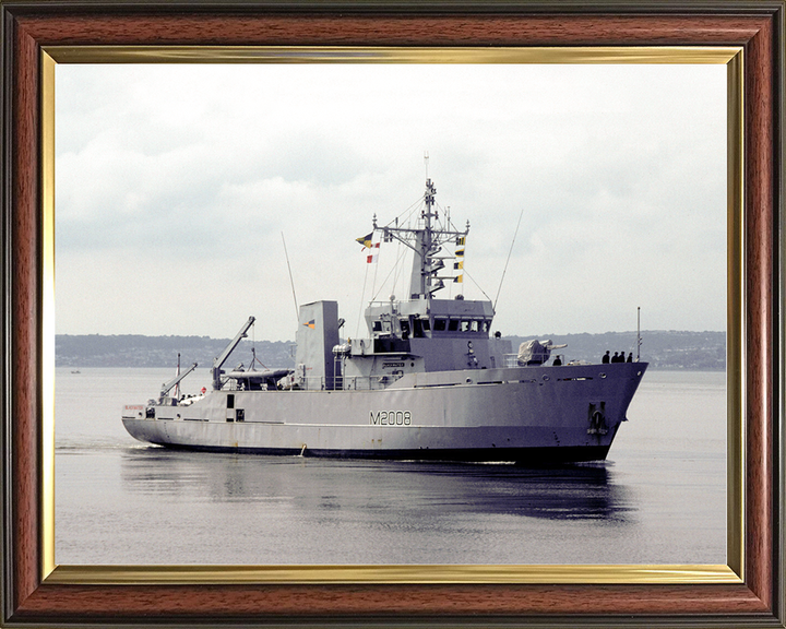 HMS Blackwater (M2008) Royal Navy River Class Minesweeper Entering Harbour Photo Print Wall Art Decor Posters, Prints, & Visual Artwork Hampshire Prints 10 x 8 Classic Frame No