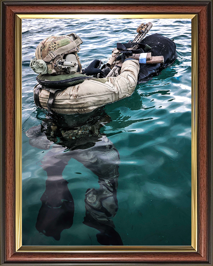 Royal Marine Swims to shore Photo Print 30 Commando Wall Art Military Decor UK Poster Posters, Prints, & Visual Artwork Hampshire Prints 10 x 8 Classic Frame No