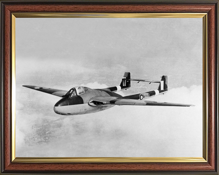 RAF de Havilland Vampire in flight Photo Print - Royal Air Force Aircraft Hampshire Prints 10 x 8 Classic Frame No