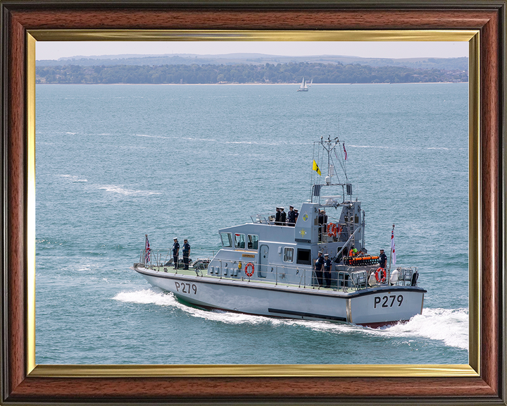 HMS Blazer (P279) Royal Navy Archer Class P2000 Patrol Vessel At Sea 2022 Photo Print Wall Art Decor Posters, Prints, & Visual Artwork Hampshire Prints 10 x 8 Classic Frame No