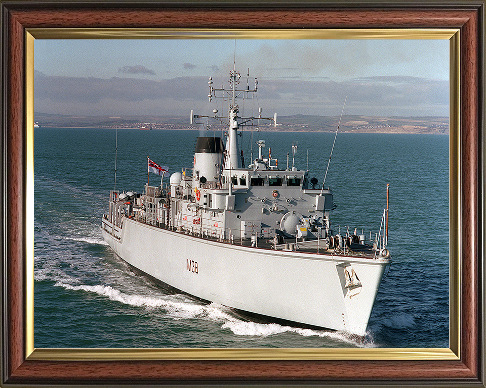 HMS Atherstone (M38) Royal Navy Hunt Class Mine Warfare Vessel Underway Starboard Bow View Photo Print Wall Art Decor Posters, Prints, & Visual Artwork Hampshire Prints 10 x 8 Classic Frame No
