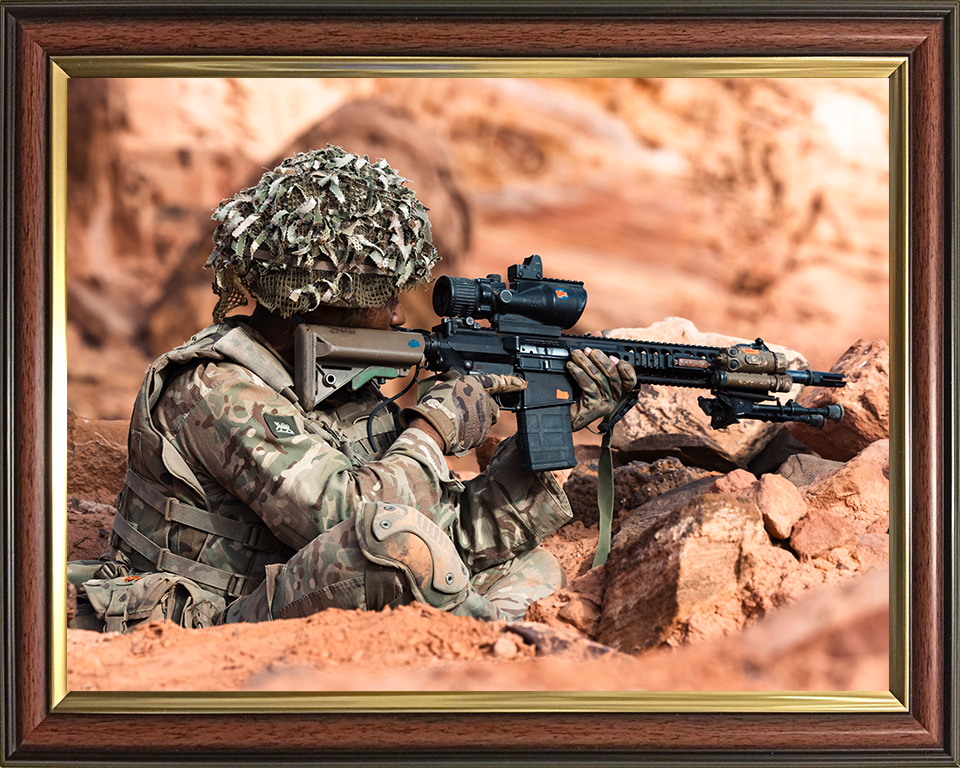 Soldier with a sharpshooter rifle Photo Print - British Army Hampshire Prints 10 x 8 Classic Frame No