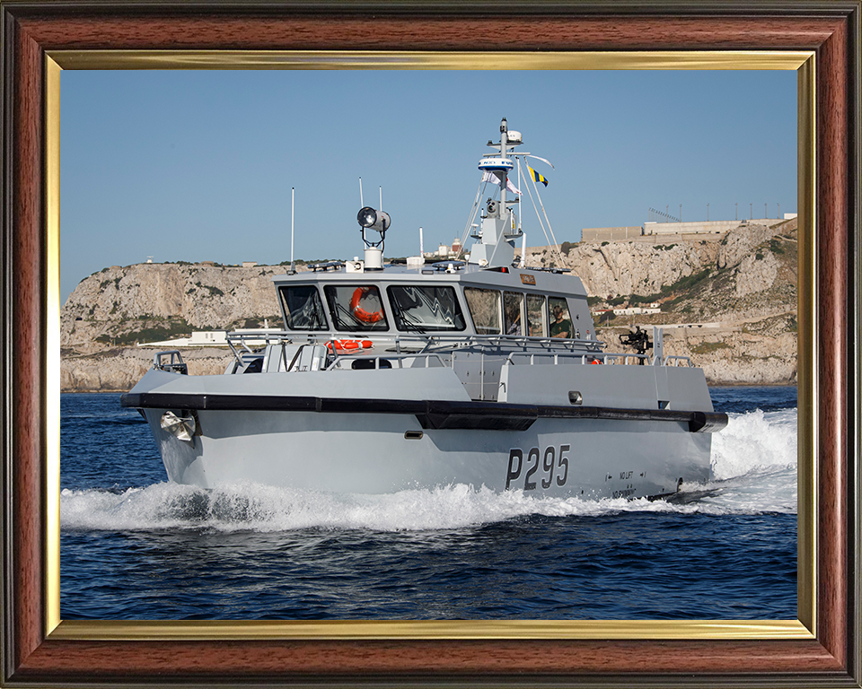 HMS Cutlass (P295) Photo Print - Underway - Royal Navy Cutlass Class Patrol Vessel Hampshire Prints 10 x 8 Classic Frame No