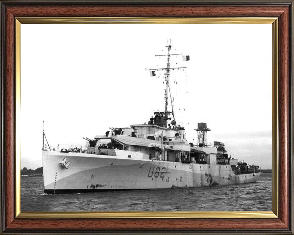 HMS Magpie (U82) Photo Print - at sea - Royal Navy Black Swan Class Sloop Posters, Prints, & Visual Artwork Hampshire Prints 10 x 8 Classic Frame No