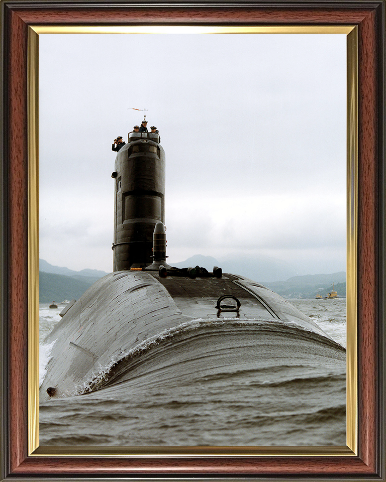 HMS Spartan (S105) Photo Print - Bow View 1993 - Royal Navy Swiftsure Class Submarine Hampshire Prints 10 x 8 Classic Frame No