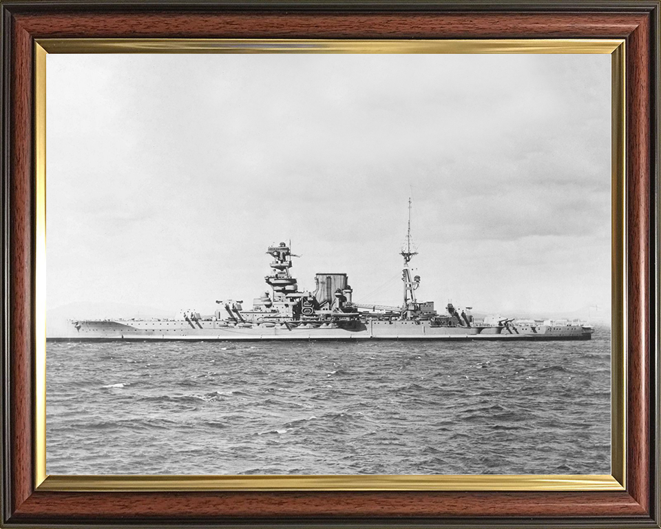 HMS Barham (04) Royal Navy Queen Elizabeth Class Battleship Port Beam View Photo Print Wall Art Decor Posters, Prints, & Visual Artwork Hampshire Prints 10 x 8 Classic Frame No