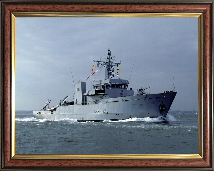 HMS Humber M2007 Royal Navy River class minesweeper Photo Print or Framed Print - Hampshire Prints