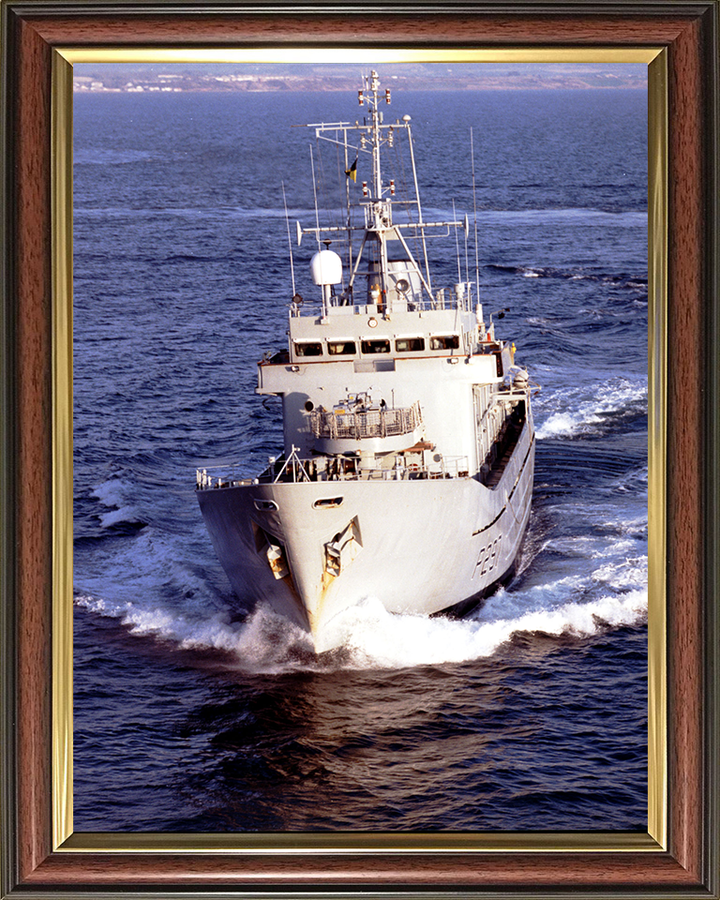 HMS Guernsey (P297) Photo Print - Bow View – Royal Navy Island Class Patrol Vessel Hampshire Prints 10 x 8 Classic Frame No