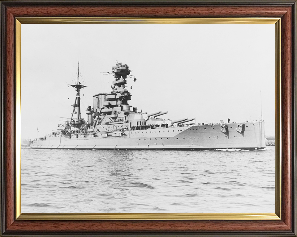HMS Barham (04) Photo Print - Starboard Side View - Royal Navy Queen Elizabeth Class Battleship Hampshire Prints 10 x 8 Classic Frame No