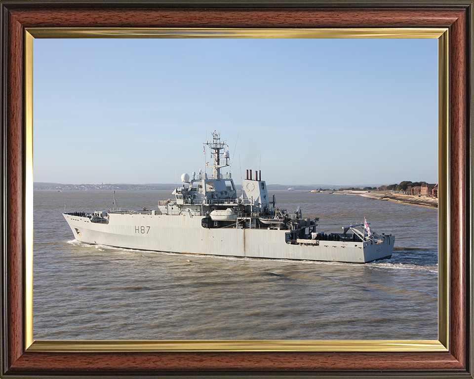 HMS Echo (H87) Royal Navy Echo Class Survey Vessel Leaving Portsmouth Photo Print Wall Art Decor Posters, Prints, & Visual Artwork Hampshire Prints 10 x 8 Classic Frame No