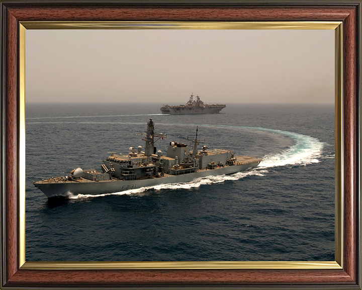 HMS Argyll (F231) Photo Print - Arabian Gulf 2005 - Royal Navy Type 23 Frigate Posters, Prints, & Visual Artwork Hampshire Prints 10 x 8 Classic Frame No